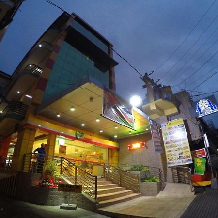 Reddoorz Plus @ Taj Hotel Tuguegarao Экстерьер фото