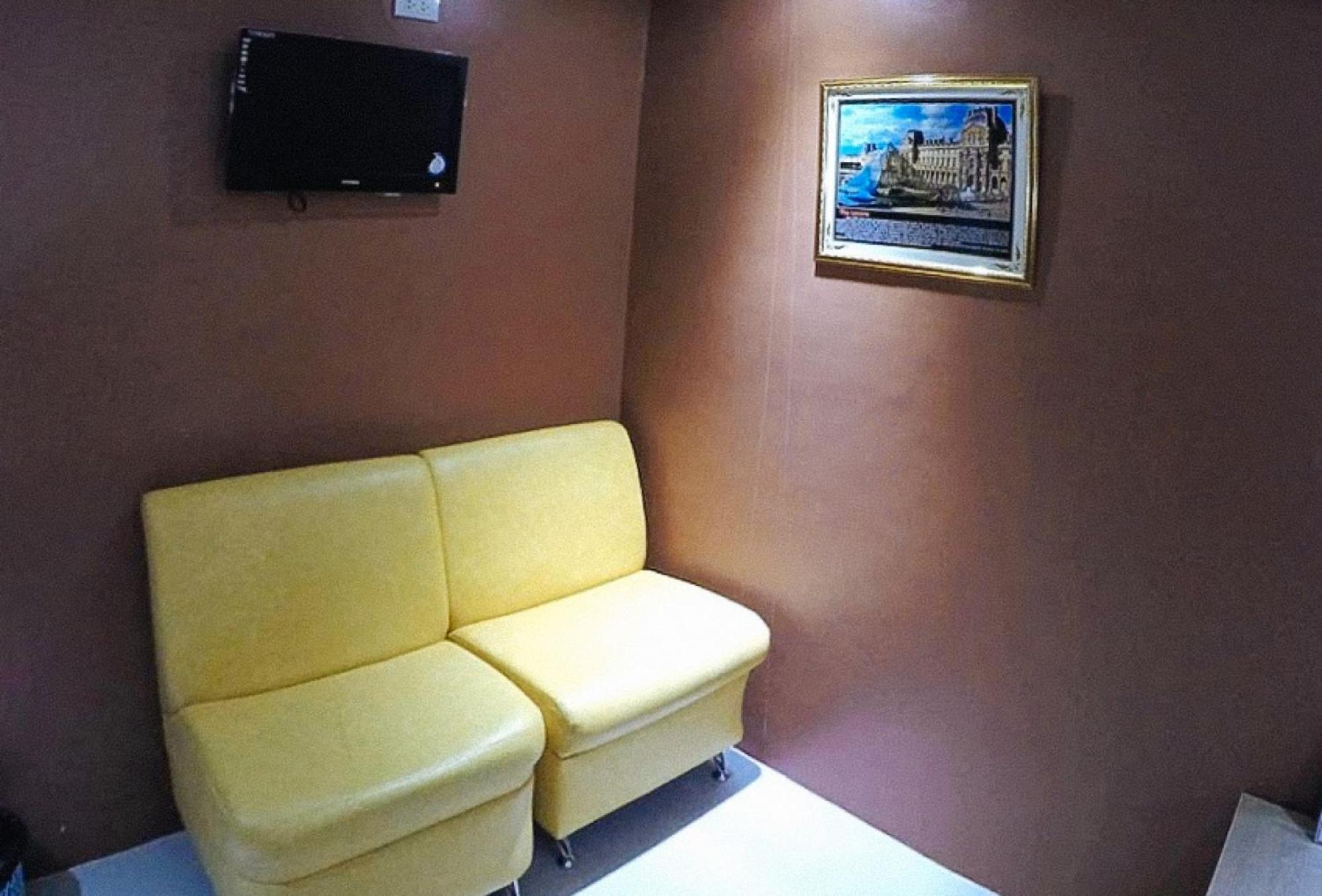 Reddoorz Plus @ Taj Hotel Tuguegarao Экстерьер фото