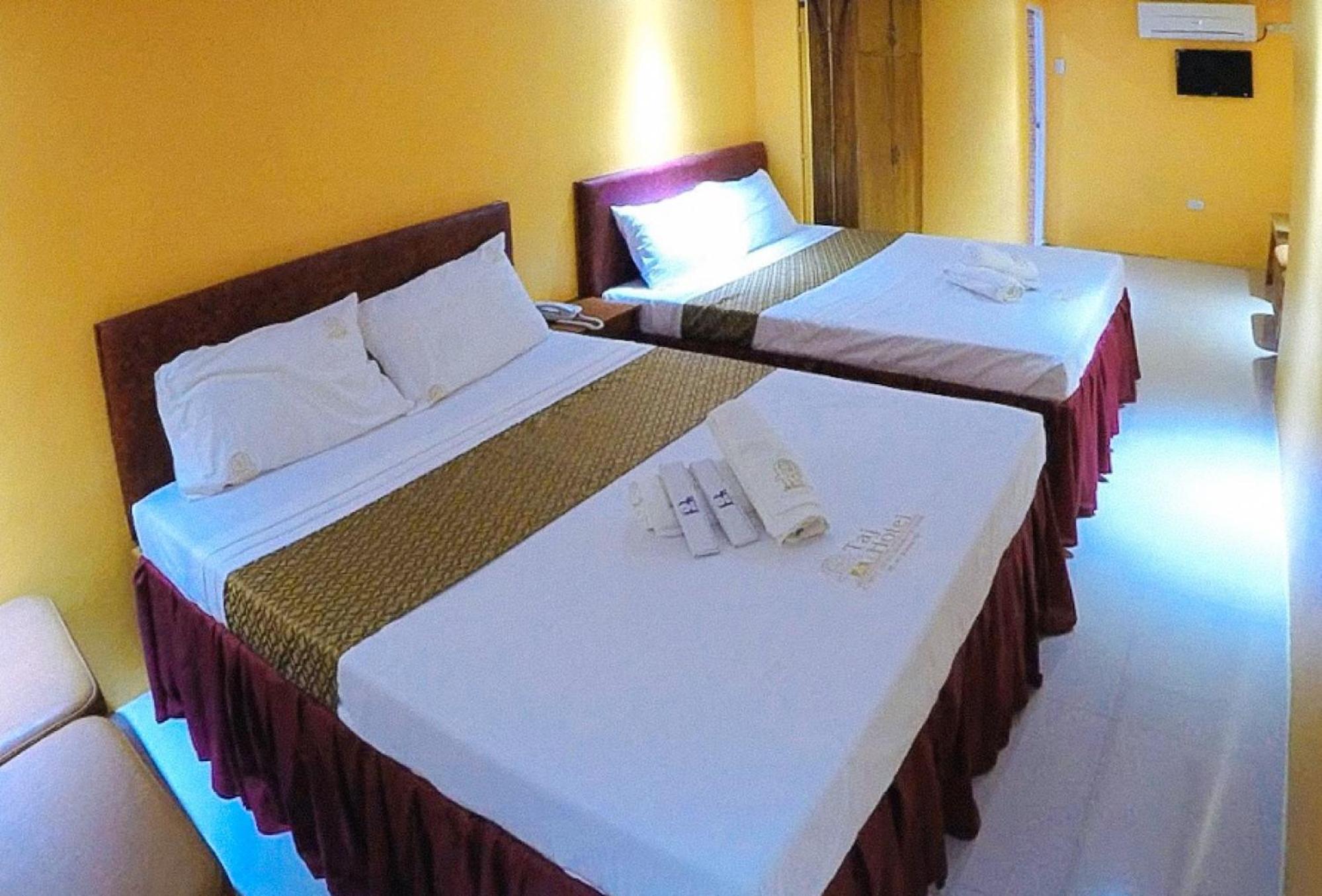 Reddoorz Plus @ Taj Hotel Tuguegarao Экстерьер фото