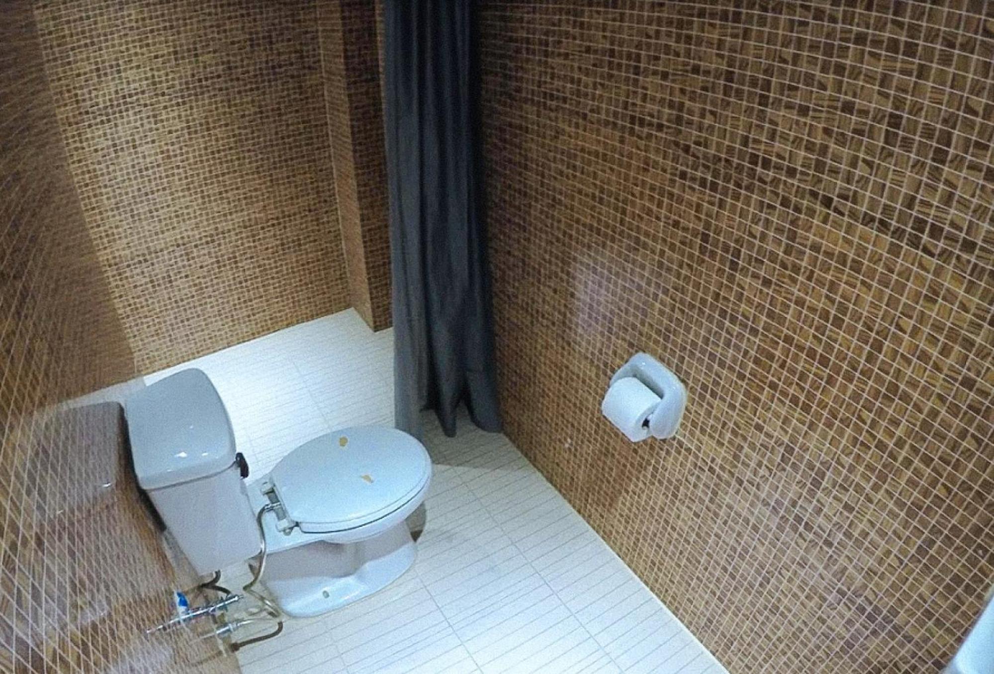 Reddoorz Plus @ Taj Hotel Tuguegarao Экстерьер фото