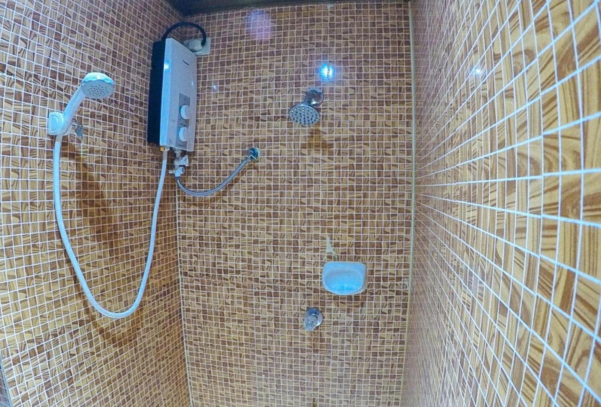 Reddoorz Plus @ Taj Hotel Tuguegarao Экстерьер фото
