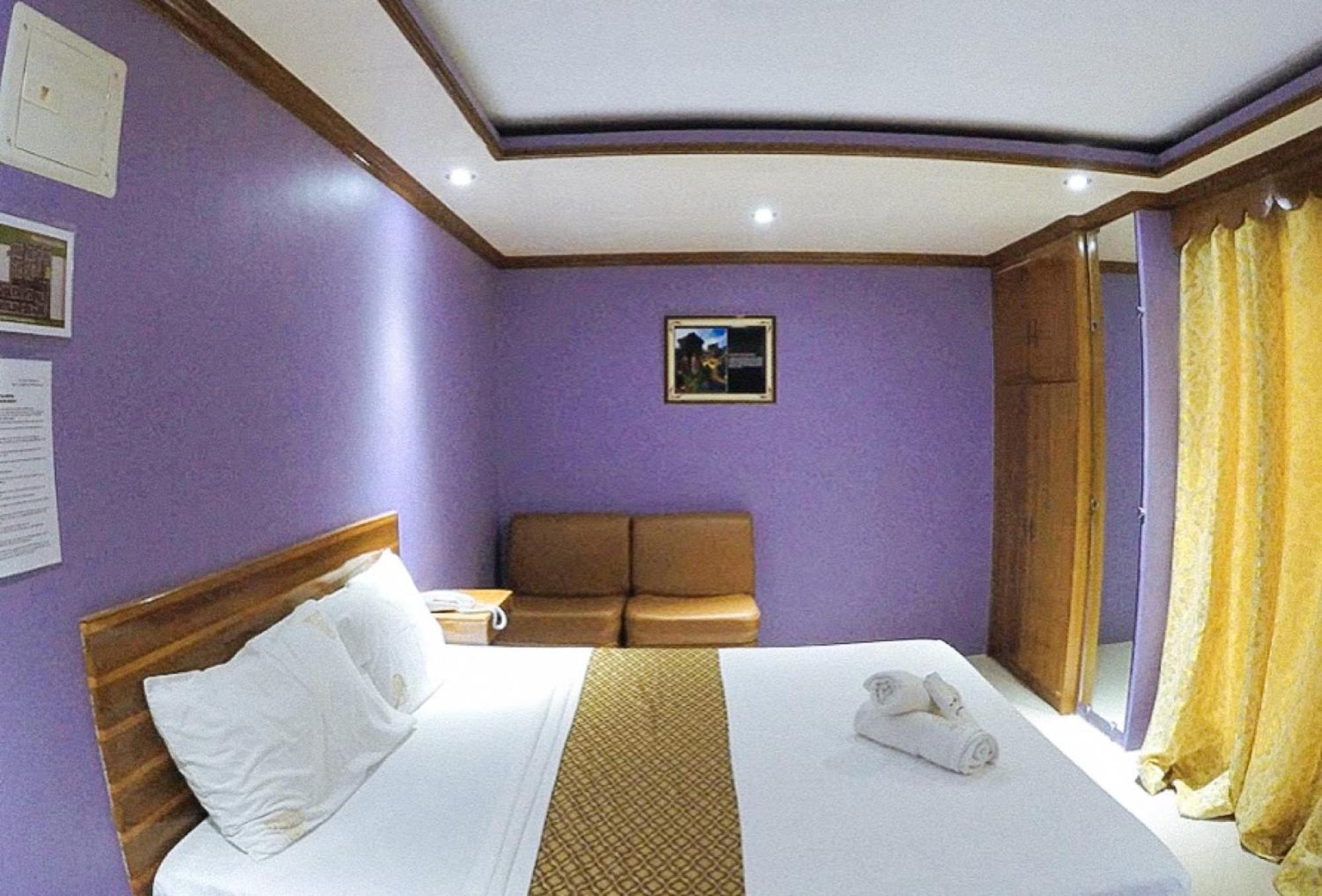 Reddoorz Plus @ Taj Hotel Tuguegarao Экстерьер фото
